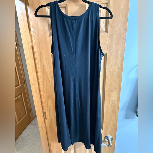 Old Navy Black Sleeveless Swing Dress - Picture 2 of 3